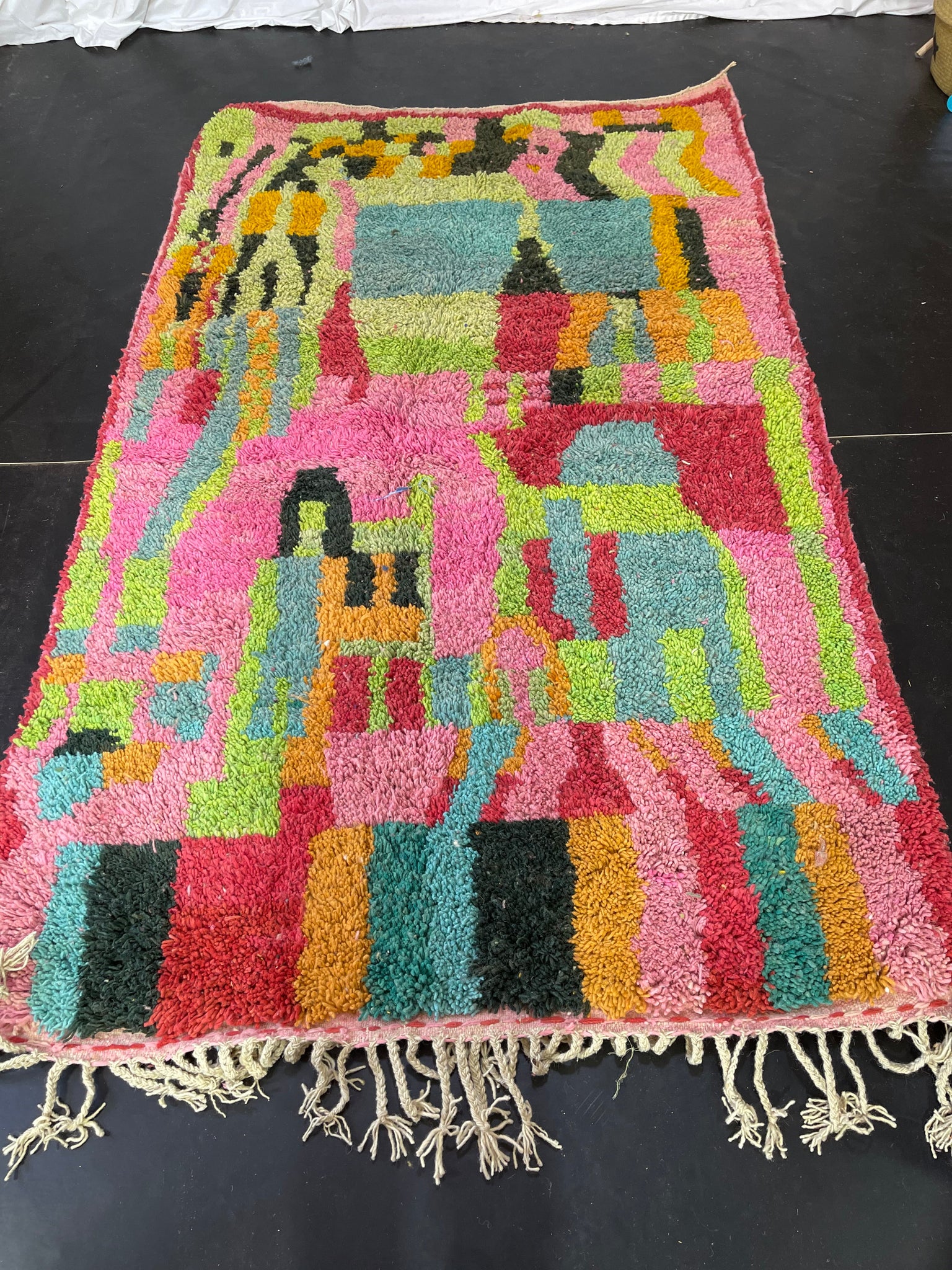 Fabulous Handmade Rug - craftkechbrand