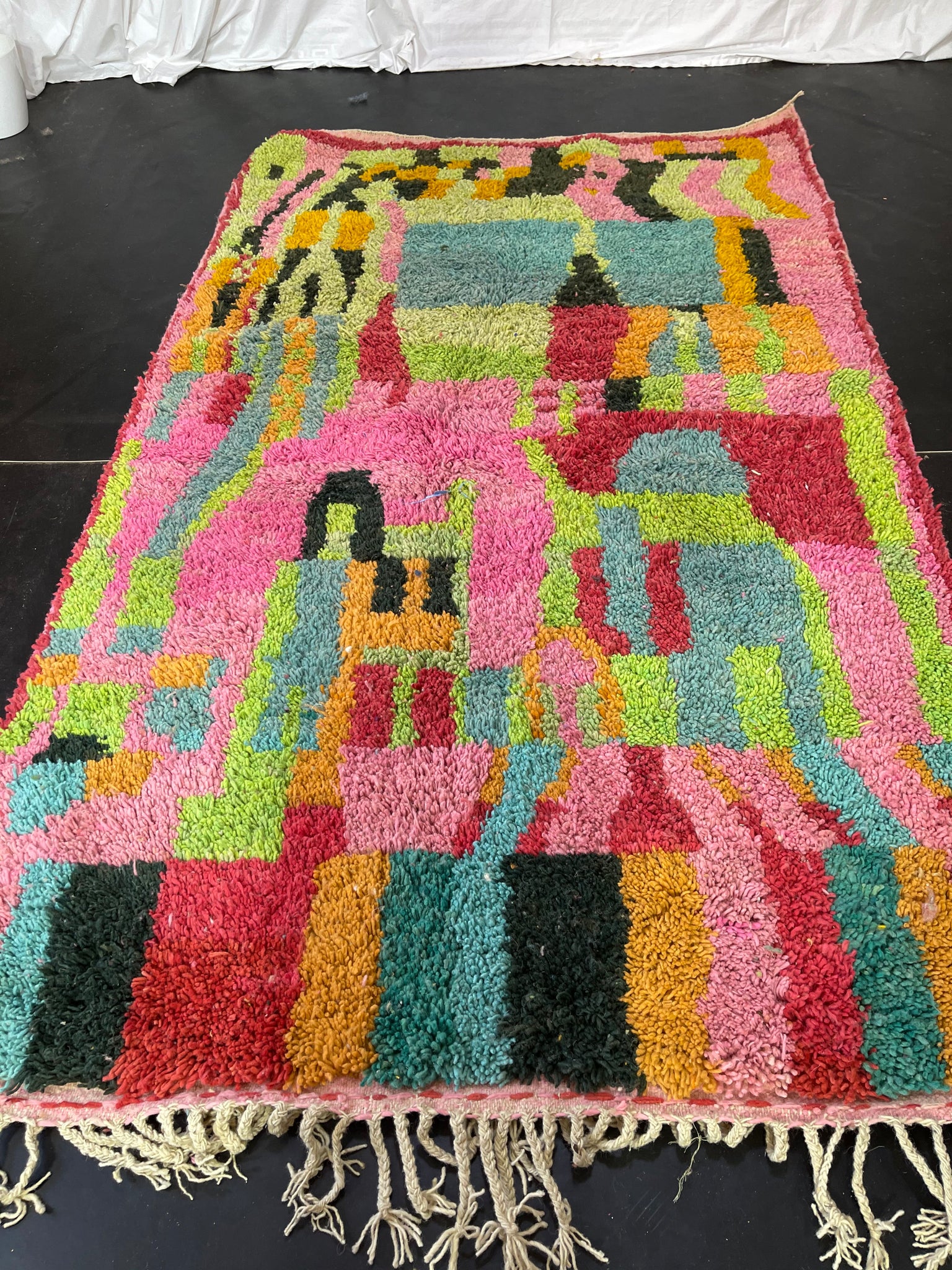 Fabulous Handmade Rug - craftkechbrand