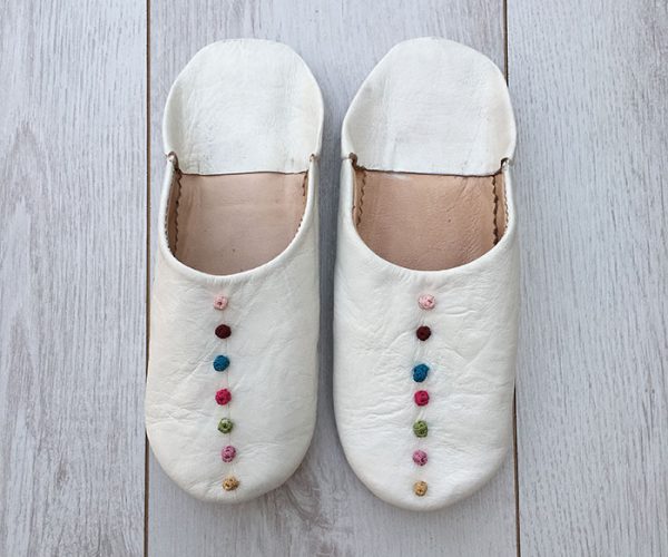 MOROCCAN POM POM BABOUCHE SLIPPERS – OFF WHITE - craftkechbrand