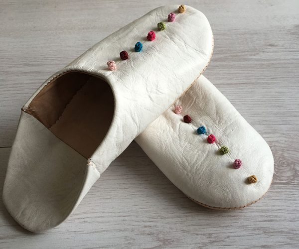 MOROCCAN POM POM BABOUCHE SLIPPERS – OFF WHITE - craftkechbrand